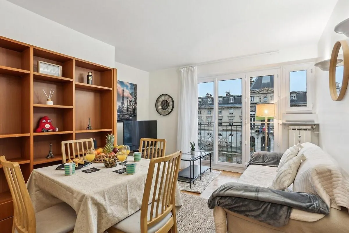 Charming Heart Of 15th Apartment